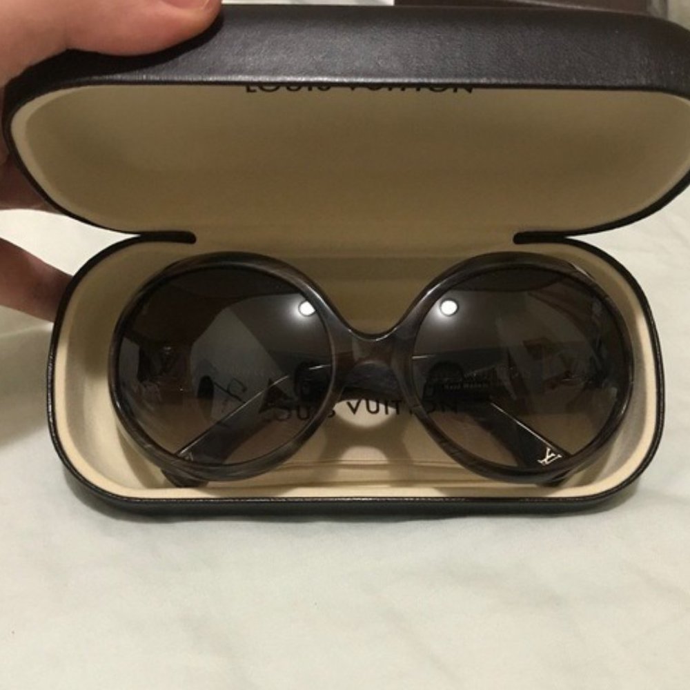 NWT✨Louis Vuitton Suspense Tortoise Oval Sunglass
